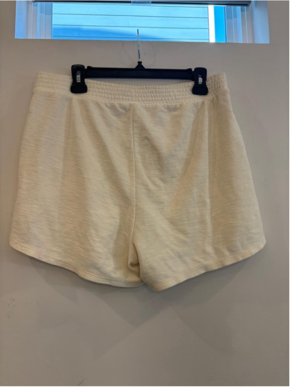 Women's Old Navy Athletic Shorts Size L Beige